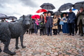 À Vilnius, Wolf de Davide Rivalta relie les légendes de Rome et de la Lituanie