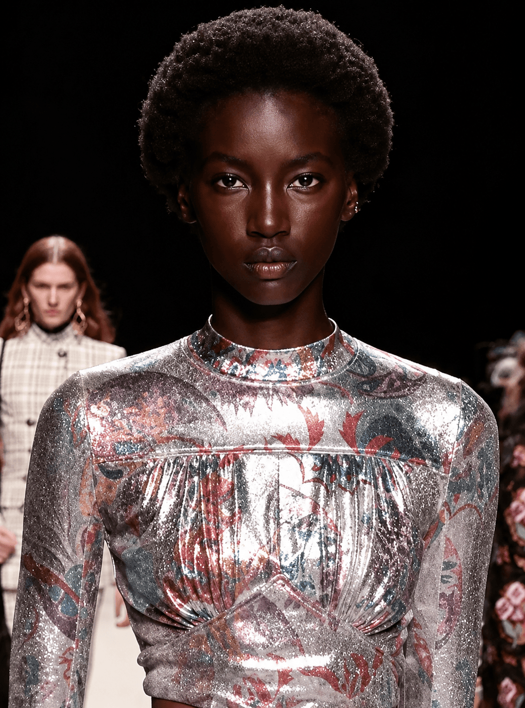 Anok Yai : pourquoi la mannequin de l'année sera l'un des visages à suivre pendant la Fashion Week de Paris
