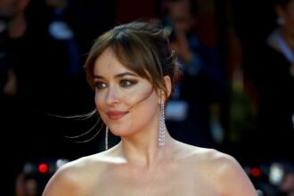 Dakota Johnson transformée en Marilyn Monroe pour Flesh Impact