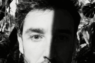 « Entre tes riens » : Julian Paillassa écrit les traces de l'amour
