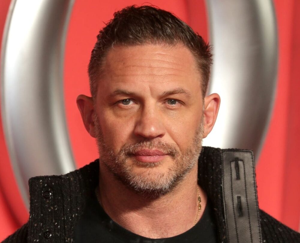 Tom Hardy sera finalement de retour dans « MobLand » pour la saison 3