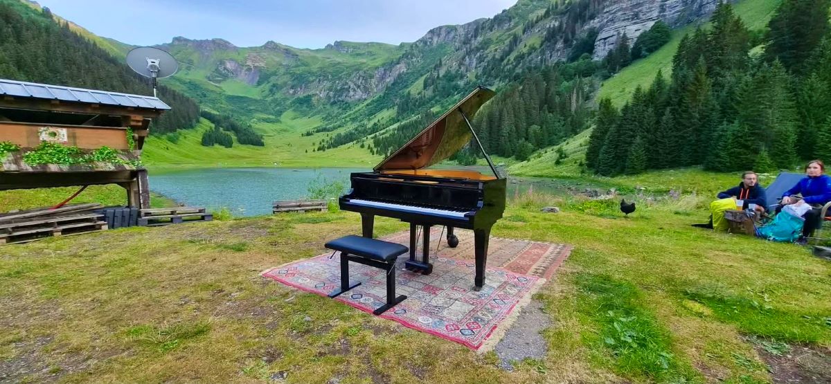 Qui est Vivian Roost, le pianiste franco-suisse aux 110 millions d'écoutes ?