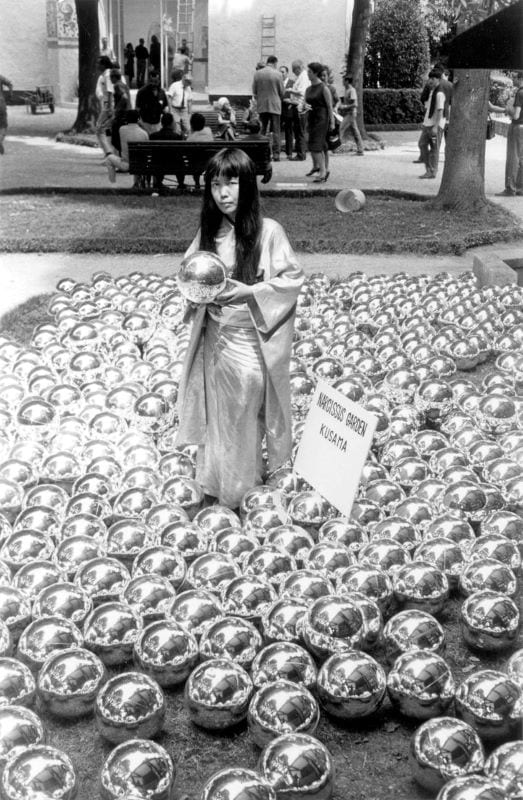 Yayoi Kusama : une vie à peindre l'infini