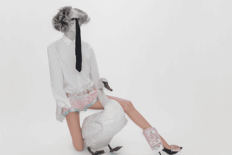 « Tout est en ordre » : l’art et la mode suédoise se rencontrent à l’Institut suédois à Paris