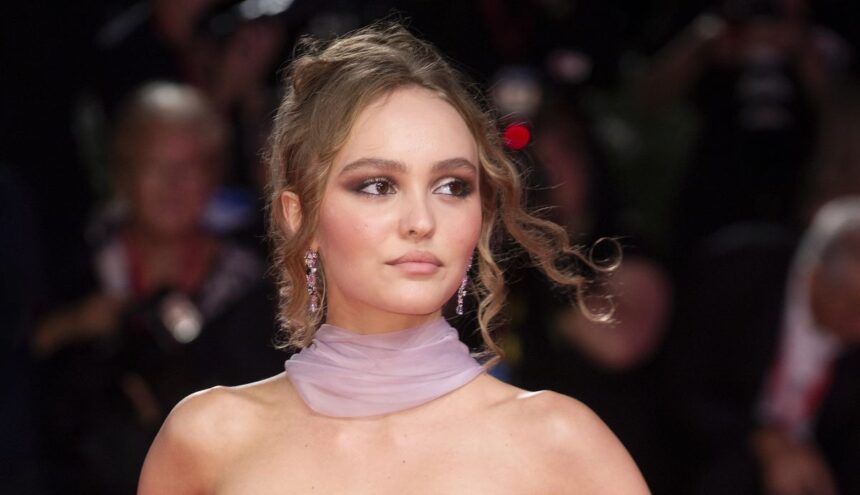 Playmates : Lily-Rose Depp dans le film de Lorraine Nicholson