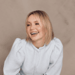 Qui est ALYA, la chanteuse qui raconte son histoire d’amour en musique ?